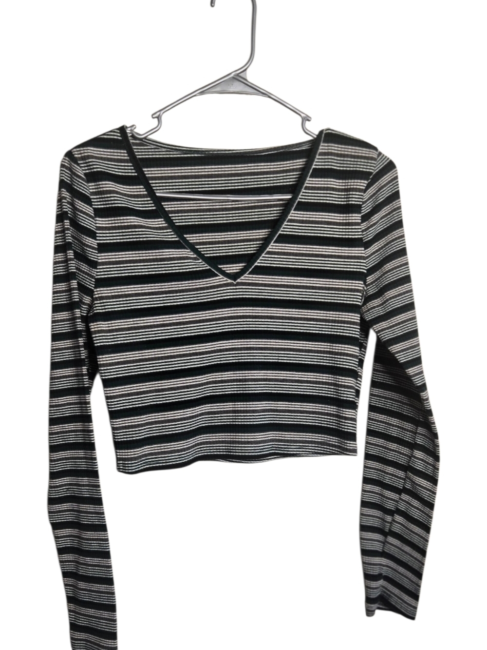 SHEIN Black & White Striped V-Neck Long Sleeve Crop Top
